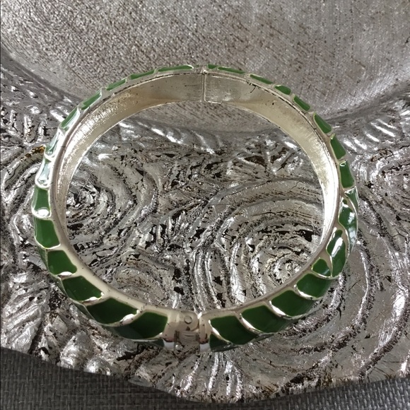 ANN TAYLOR LOFT BANGLE BRACELET NWOT - Picture 4 of 6